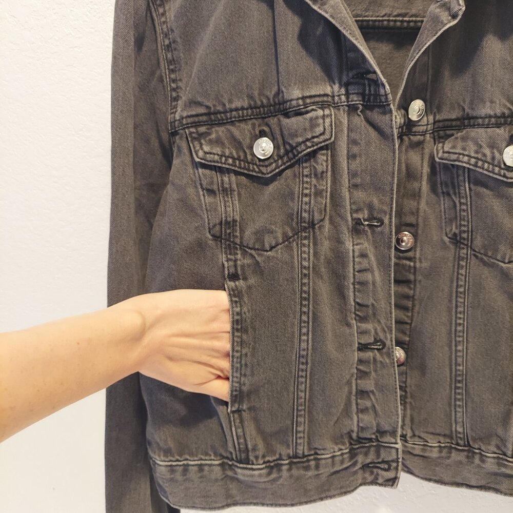 H&M Divided Grey Wash Denim Jacket 100% Cotton Size 6 - Picture 4 of 11